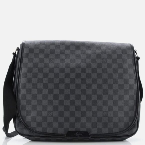 Auth Louis Vuitton Daniel GM Shoulder Bag Messenger Damier Graphite N58033 - Picture 1 of 15